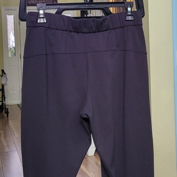 Lululemon On the Fly Pant Full Length- Luxtreme Size 6 - Picture 5 of 10